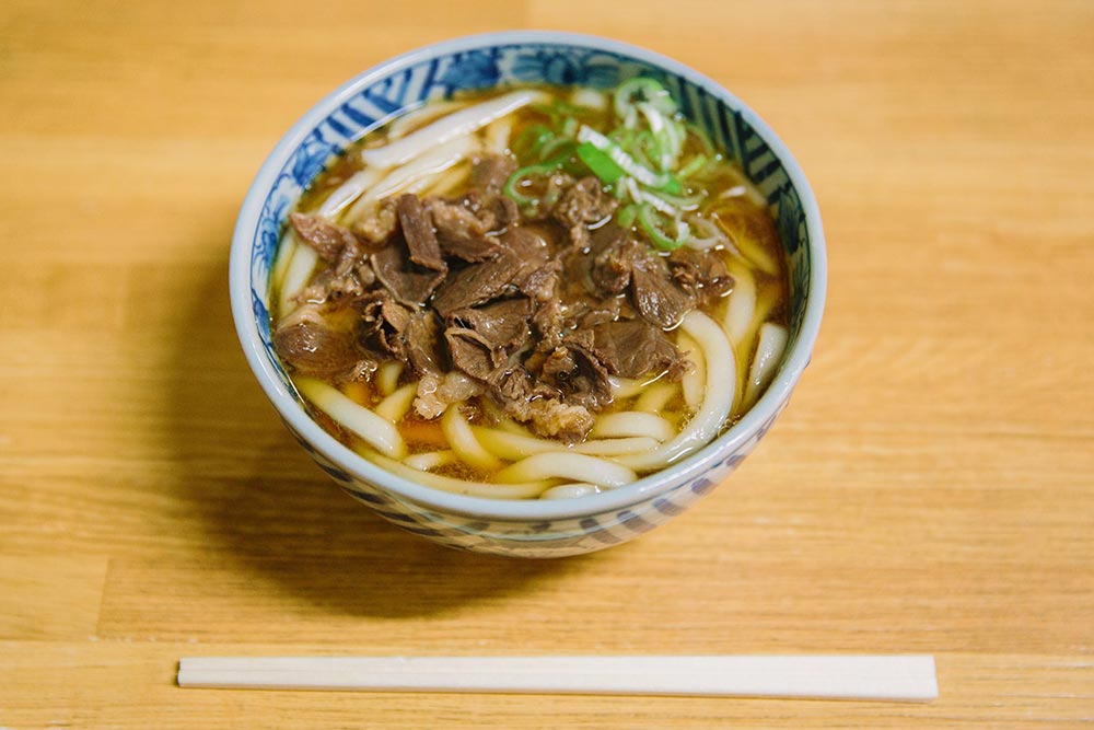 日野出食堂（肉うどん、丼ものなど）