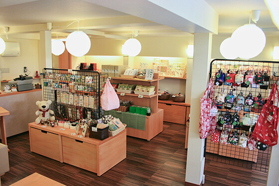 ななくさ店内
